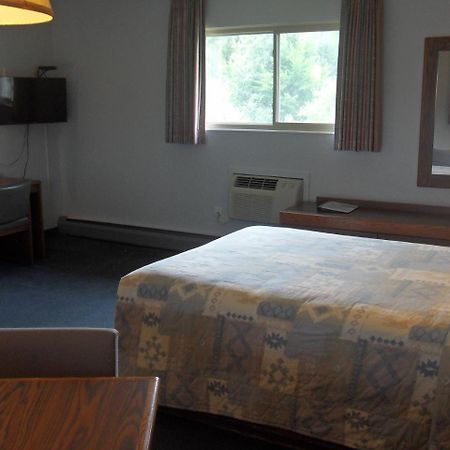 Swan Inn Motel Comstock Park Екстериор снимка