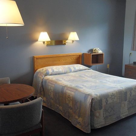 Swan Inn Motel Comstock Park Екстериор снимка