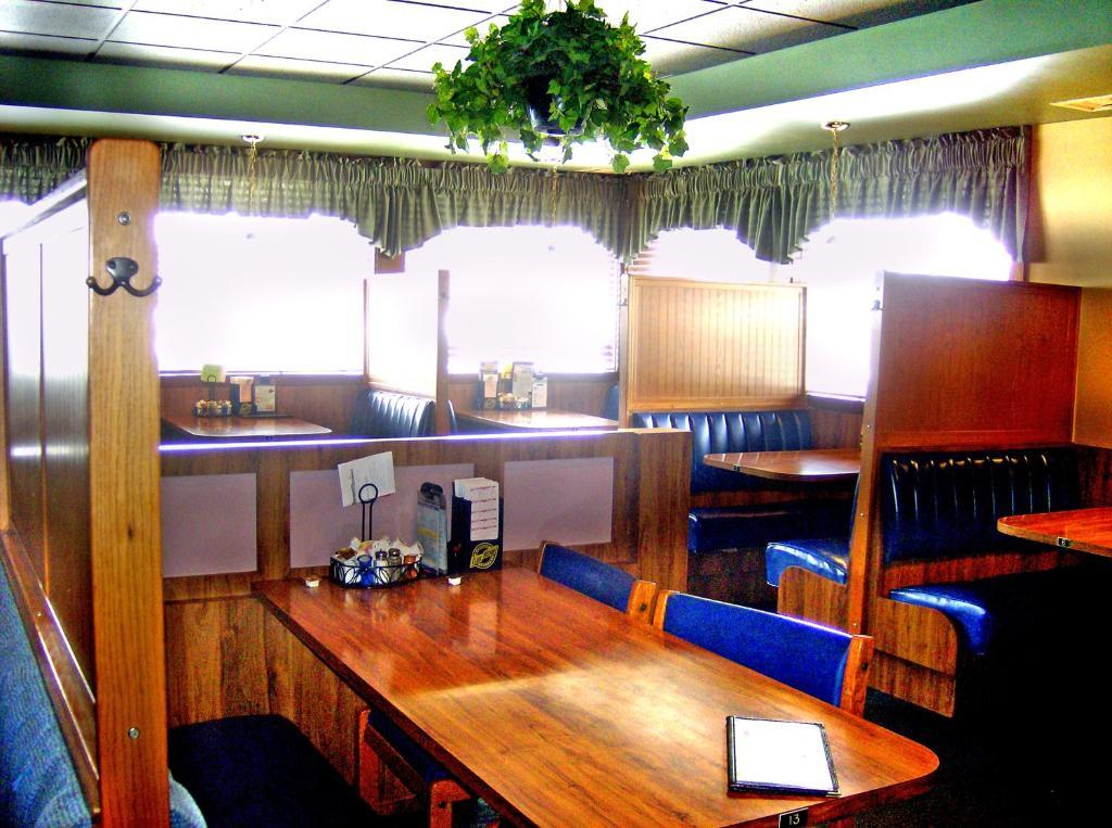 Swan Inn Motel Comstock Park Екстериор снимка