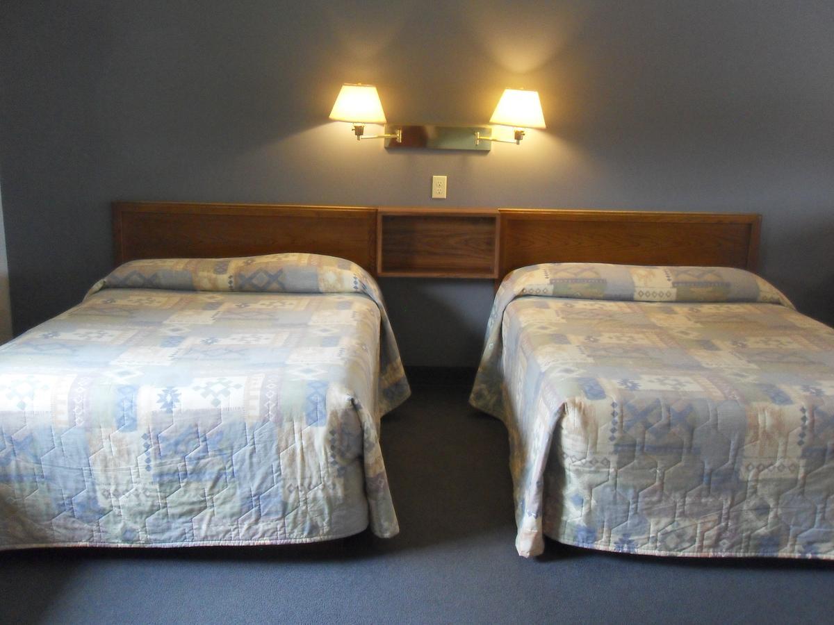 Swan Inn Motel Comstock Park Екстериор снимка