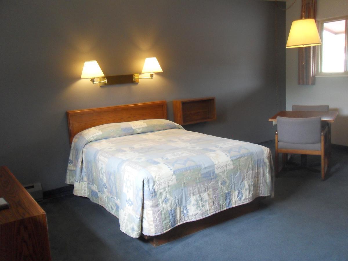 Swan Inn Motel Comstock Park Екстериор снимка