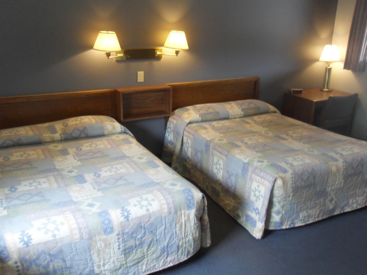 Swan Inn Motel Comstock Park Екстериор снимка