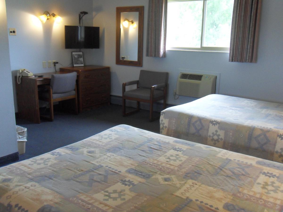 Swan Inn Motel Comstock Park Екстериор снимка