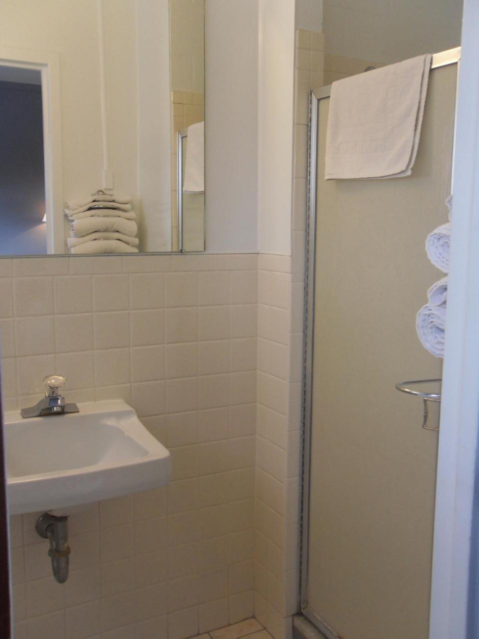 Swan Inn Motel Comstock Park Екстериор снимка