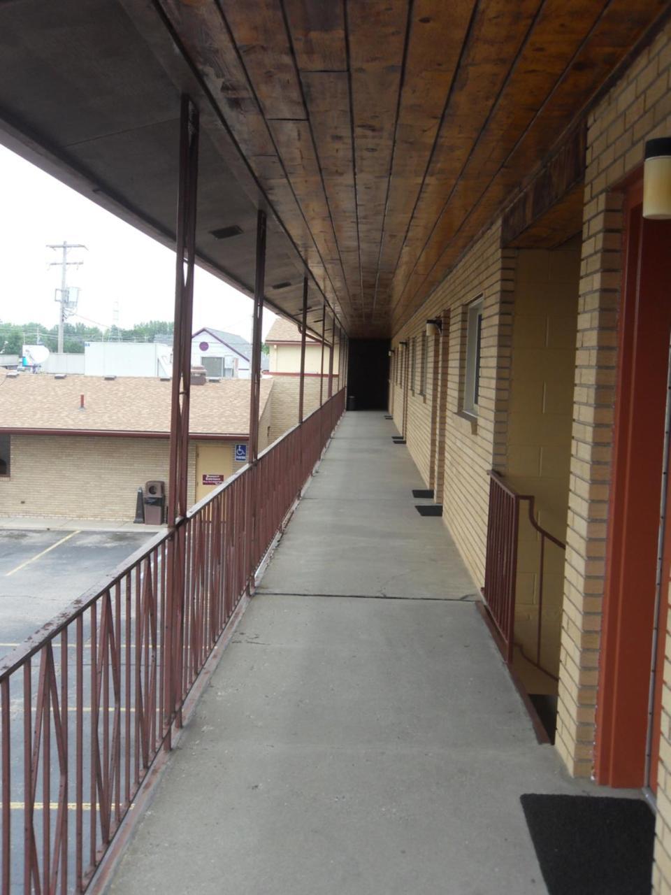 Swan Inn Motel Comstock Park Екстериор снимка
