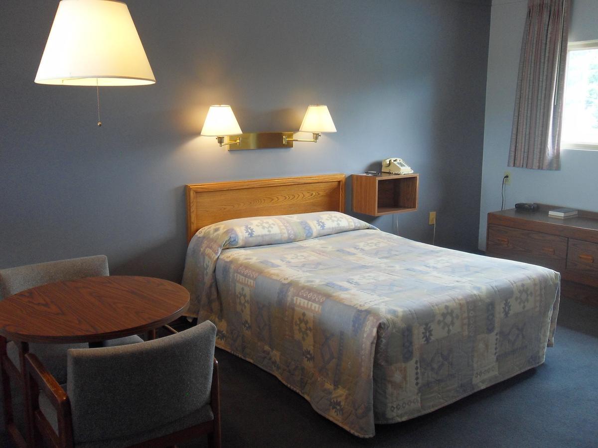 Swan Inn Motel Comstock Park Екстериор снимка