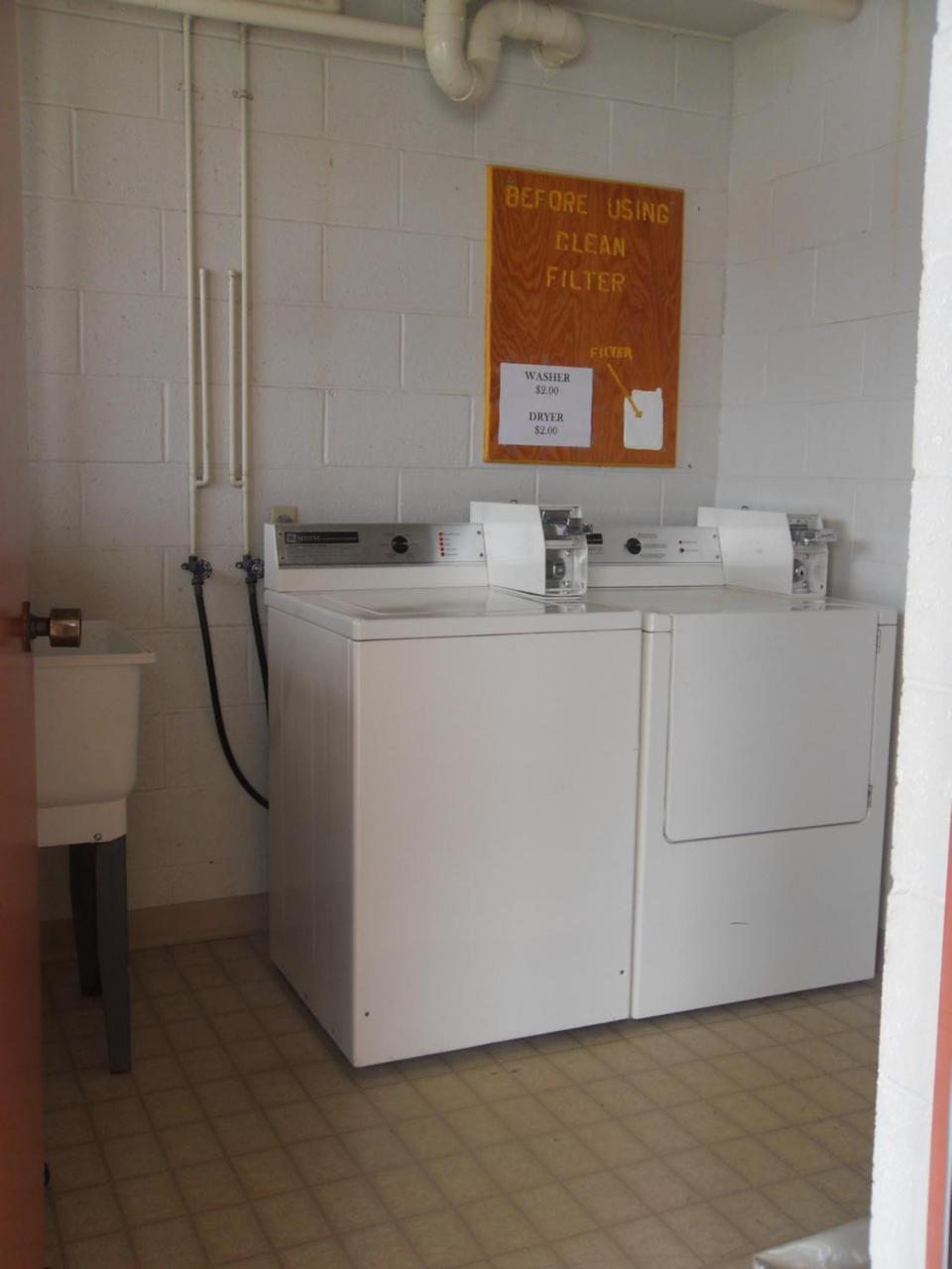Swan Inn Motel Comstock Park Екстериор снимка